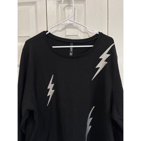 Torrid Sleep Black Cozy Fleece Lined Lightening Bolt Top 3x - Picture 2 of 6